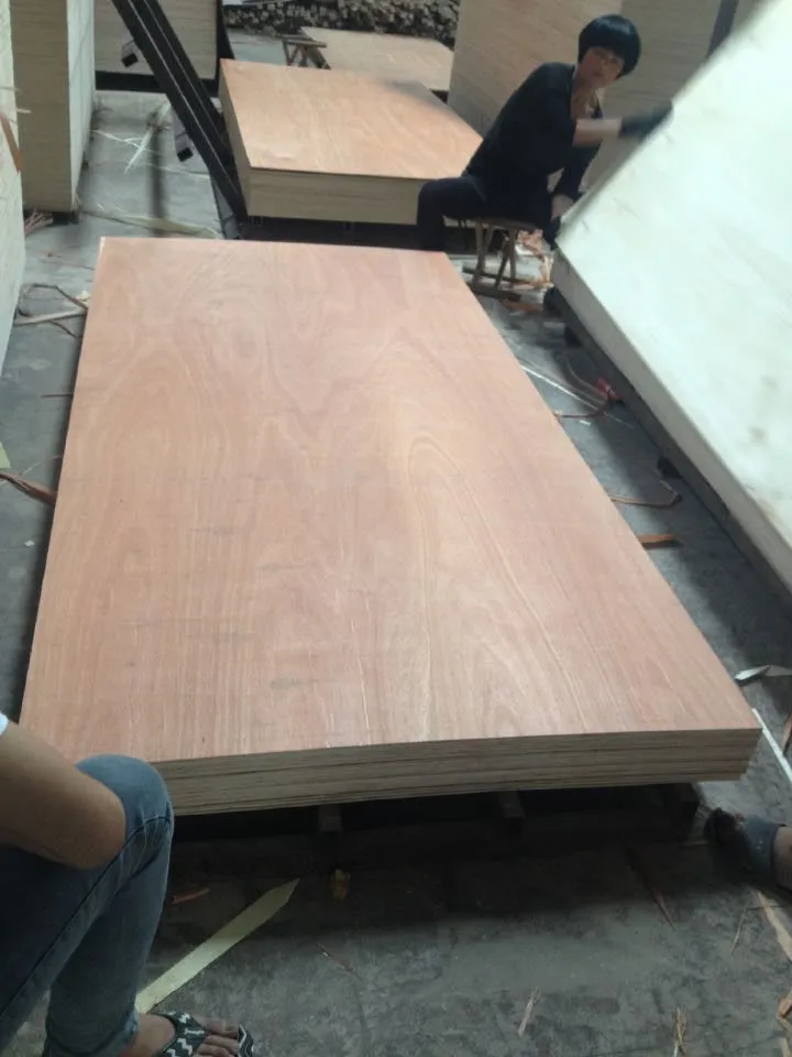 1220*2440*12/15/18mm Melamine Coated Plywood