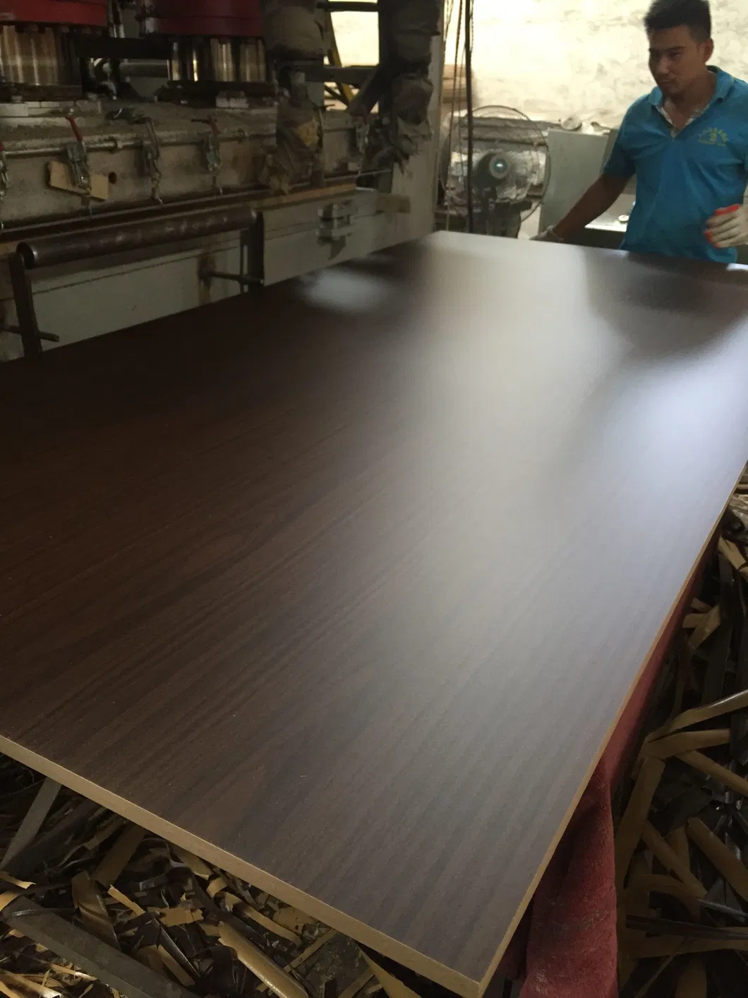 1220*2440*15mm Linyi Factory Sell Melamine Particle Board Wood Grain Color E1 Glue for Furniture