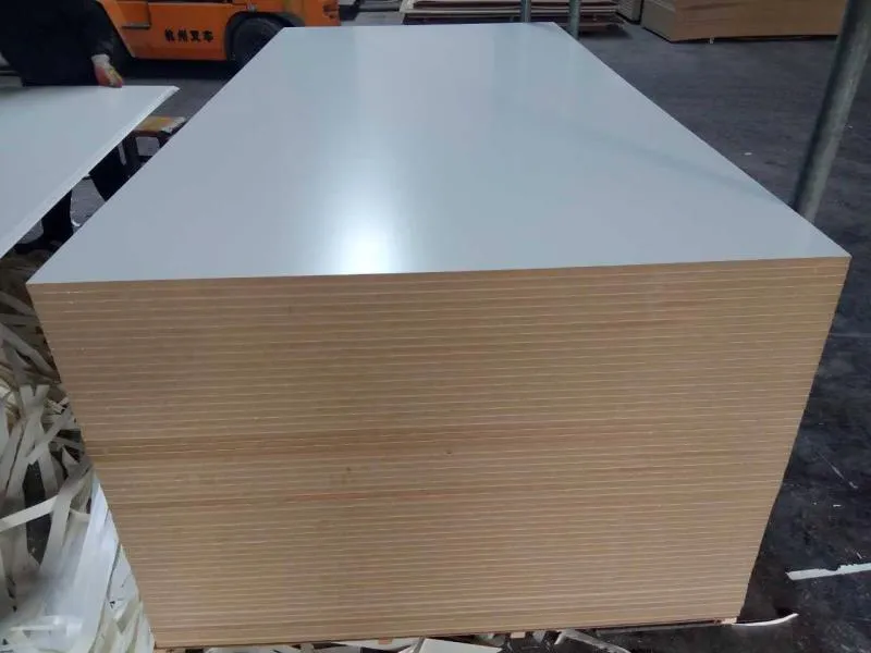 1220 *2440*15mm White Color Melamine MDF From Linyi Factory Furniture Grade E1 Glue