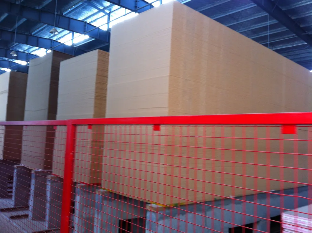 1220*2440*17mm Black Film Faced Plywood WBP Glue Finger Joint Core for Construction