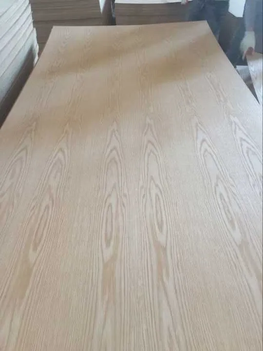 Crown Cut Natural Red Oak Veneer MDF Board