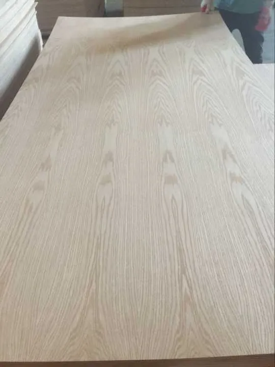 Crown Cut Natural Red Oak Veneer MDF Board