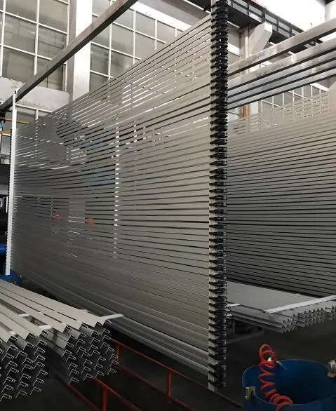 Aluminum/Aluminium Extrusion Profile for Windows/Doors